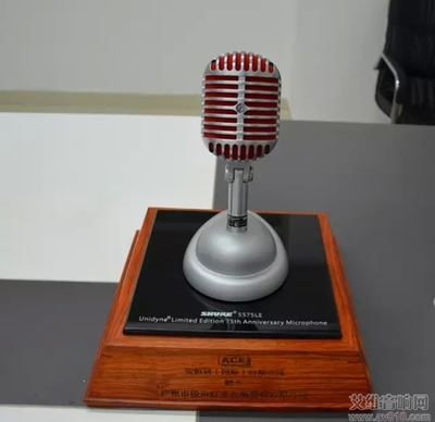 銳聲榮獲ACE頒贈SHURE 5575LE紀念版話筒 傳承行業經典，共譜音響新篇